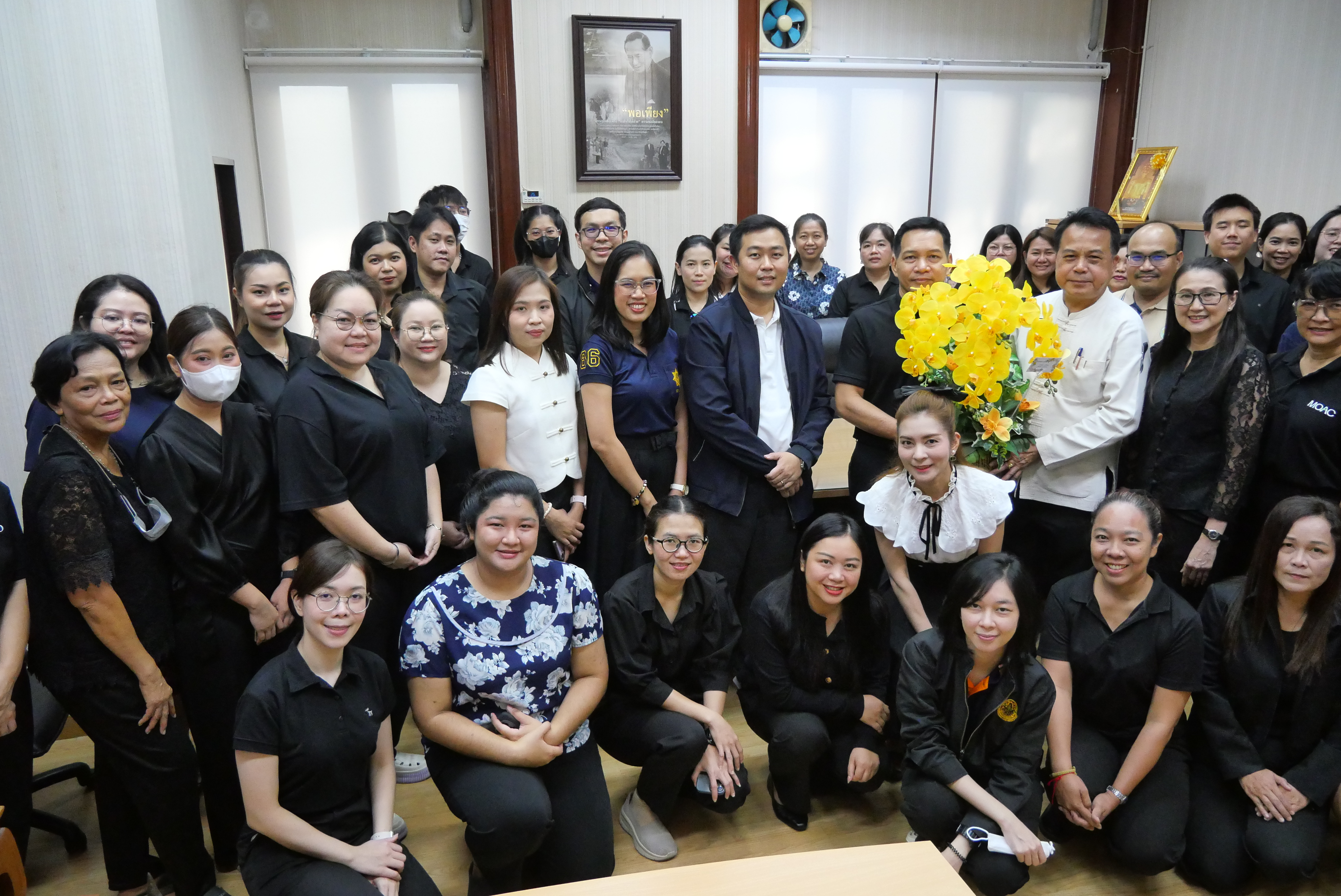 title - รองเลขาธิการ ส.ป.ก. สักการะสิ่งศักดิ์สิทธิ์ประจำ ส.ป.ก. เนื่องในโอกาสเข้ารับตำแหน่งใหม่